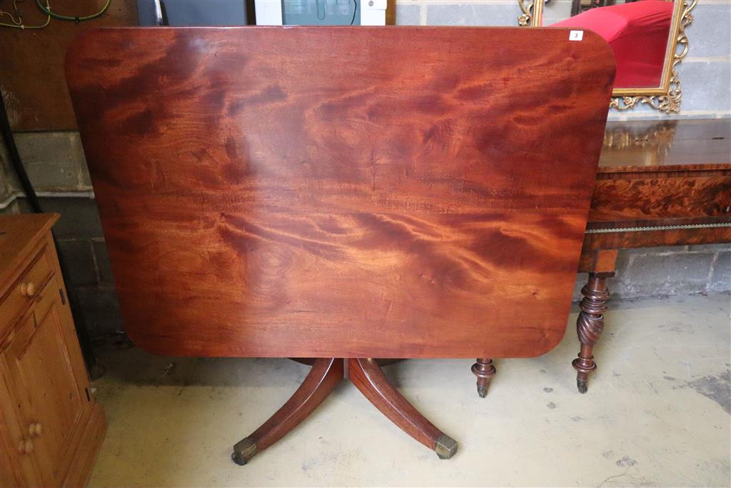 A George III rectangular mahogany breakfast table, width 141cm, depth 103cm, height 73cm